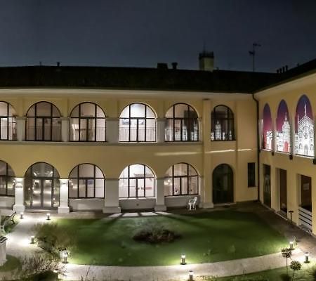 Callme Crema - Struttura In Centro Storico Eksteriør bilde